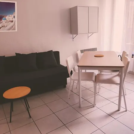 Appartement Cosy En Centre Centre-Ville . . . Nîmes Buitenkant foto